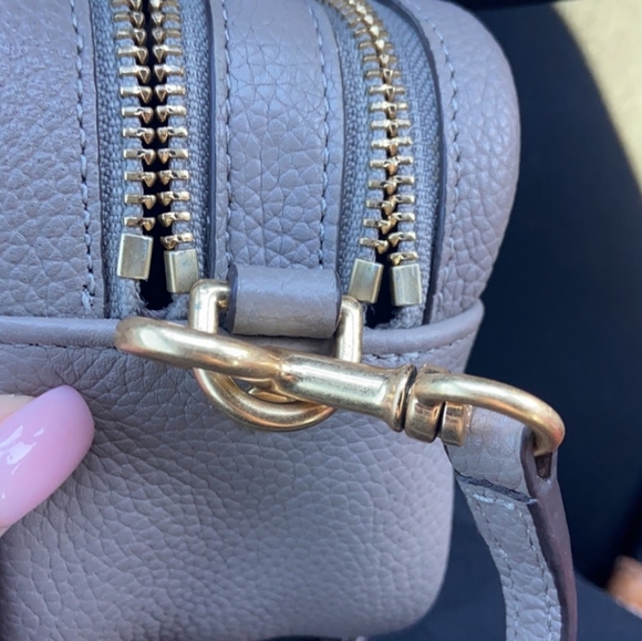 AUTHENTIC Tory Burch Women's Grey Perry Bombe Mini camera Bag - Picture 3 of 6